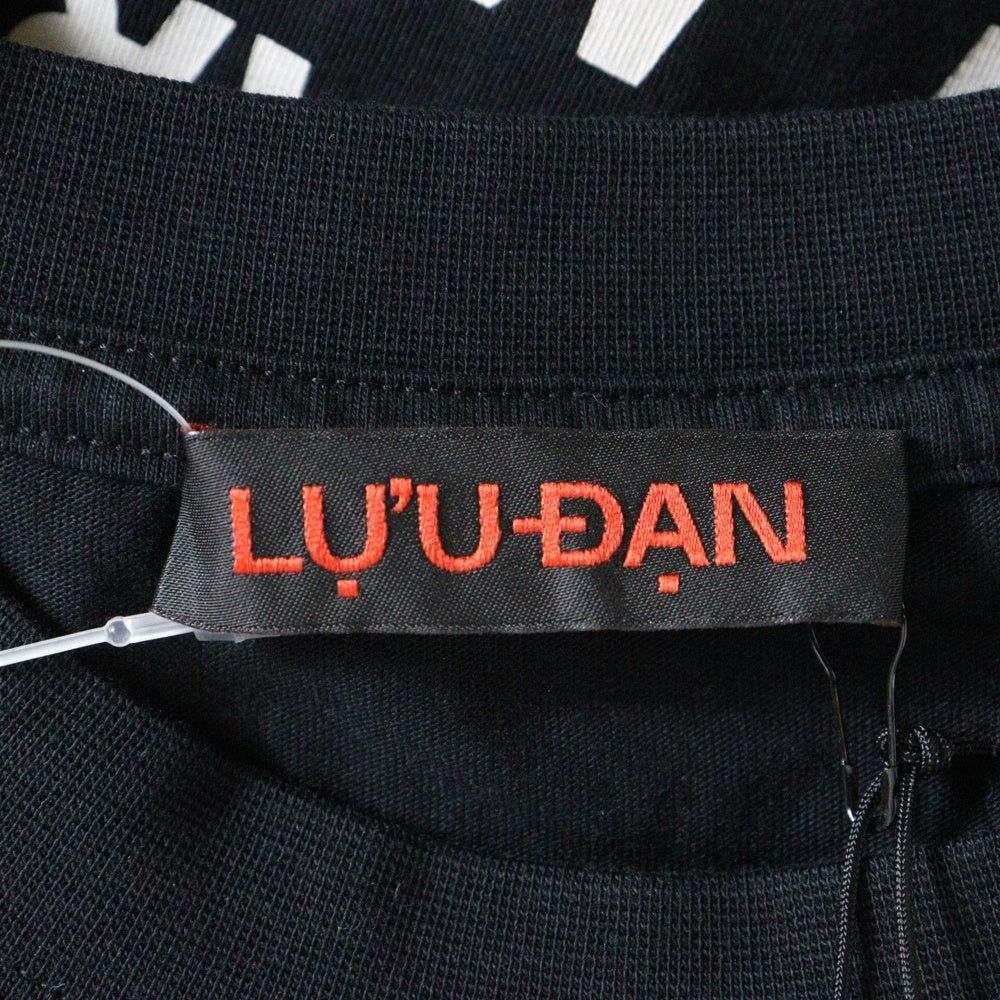 LU'U DAN(ルーダン) 25SS GRAPHIC TEE グラフィックプリント半袖Tシャツ ブラック T001J_CJ