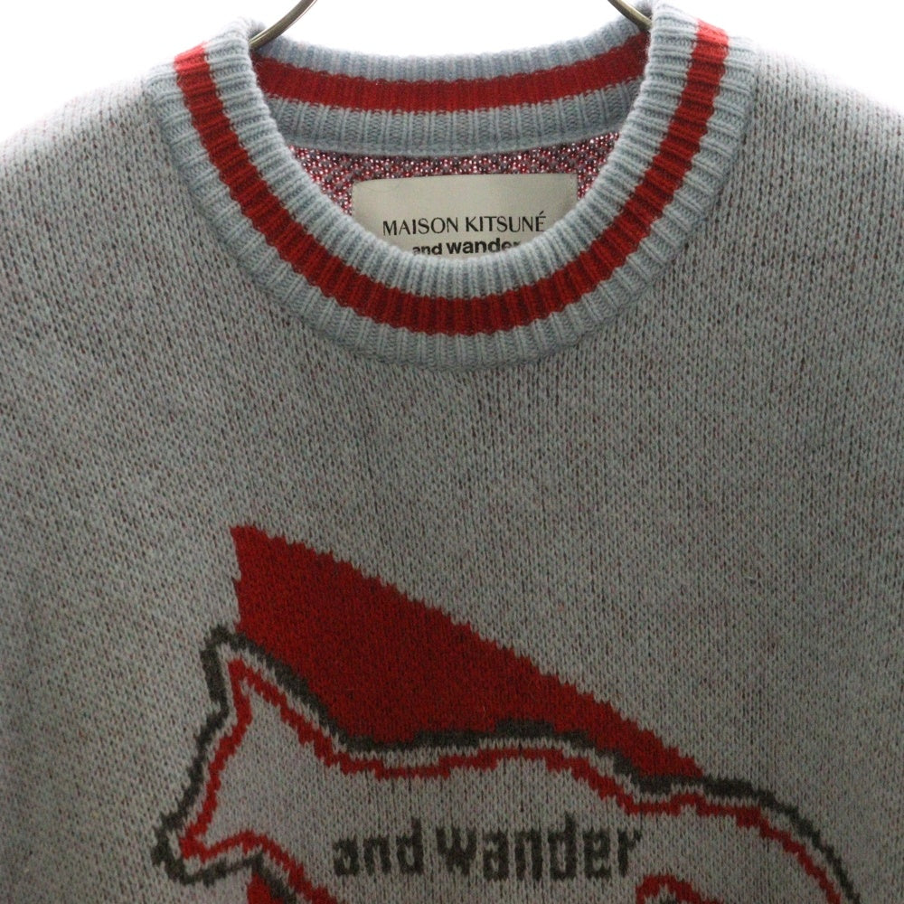MAISON KITSUNE(メゾンキツネ) ×and wander Pullover Knit アンドワンダー フロントロゴ プルオーバーニット ブルー 574-3284908
