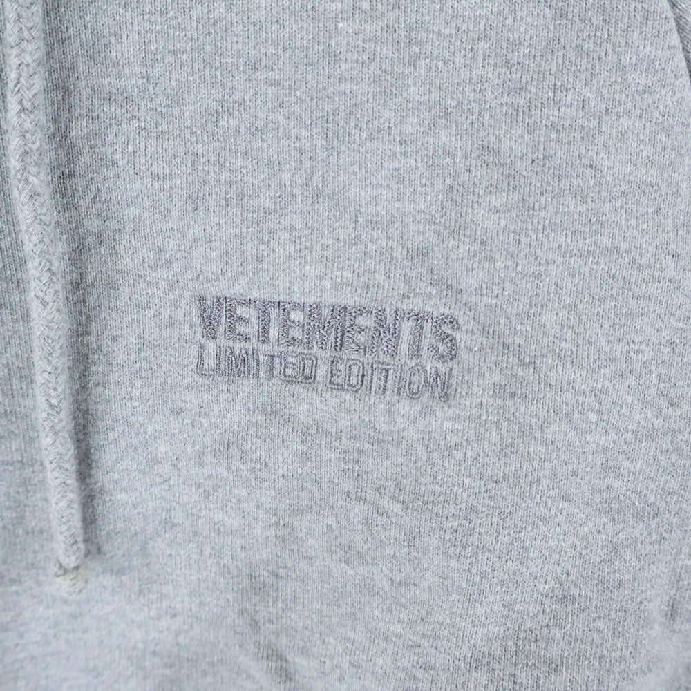 VETEMENTS(ヴェトモン) 24SS Flared Sleeve Cropped Hoodie ショートフーディ フレアロングスリーブ グレー