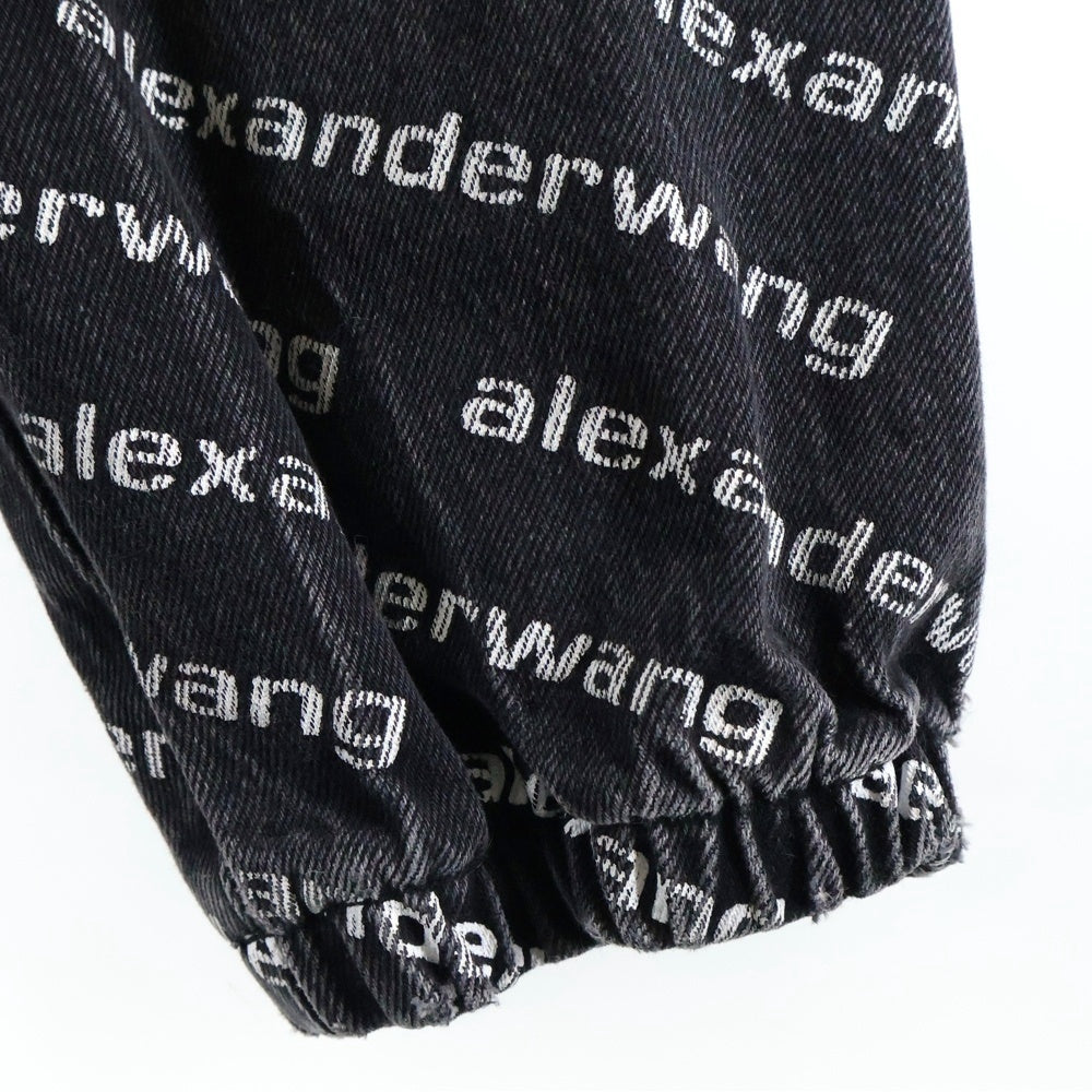 ALEXANDER WANG(アレキサンダーワン) ロゴ総柄 ジョガーデニムパンツ ブラック/ホワイト