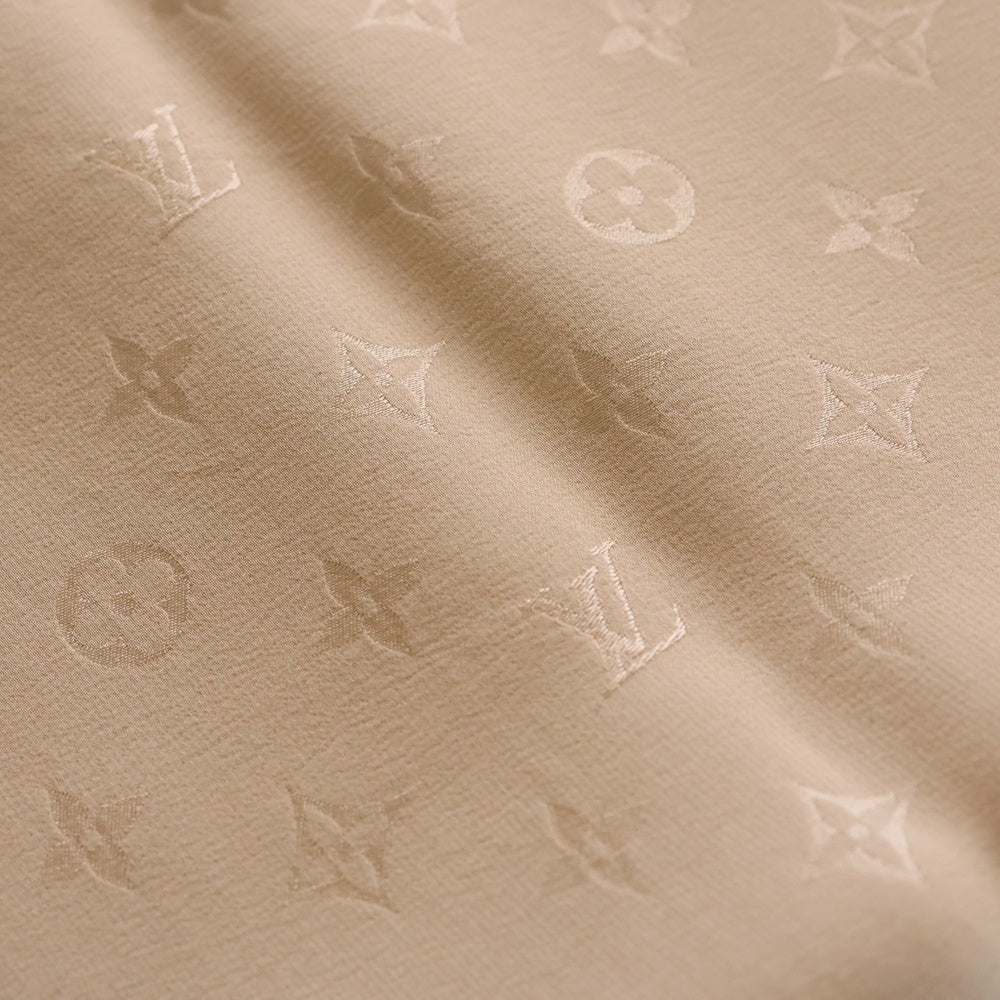 LOUIS VUITTON(ルイヴィトン) モノグラム 総柄 シルク スカーフ ベージュ