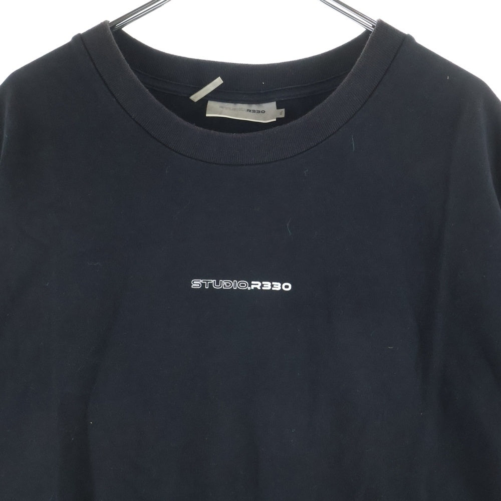 NO BRAND(ノーブランド) STUDIO R330(ステュディオ アール スリーサーティー)ロゴプリント クルーネック半袖Tシャツ ブラック