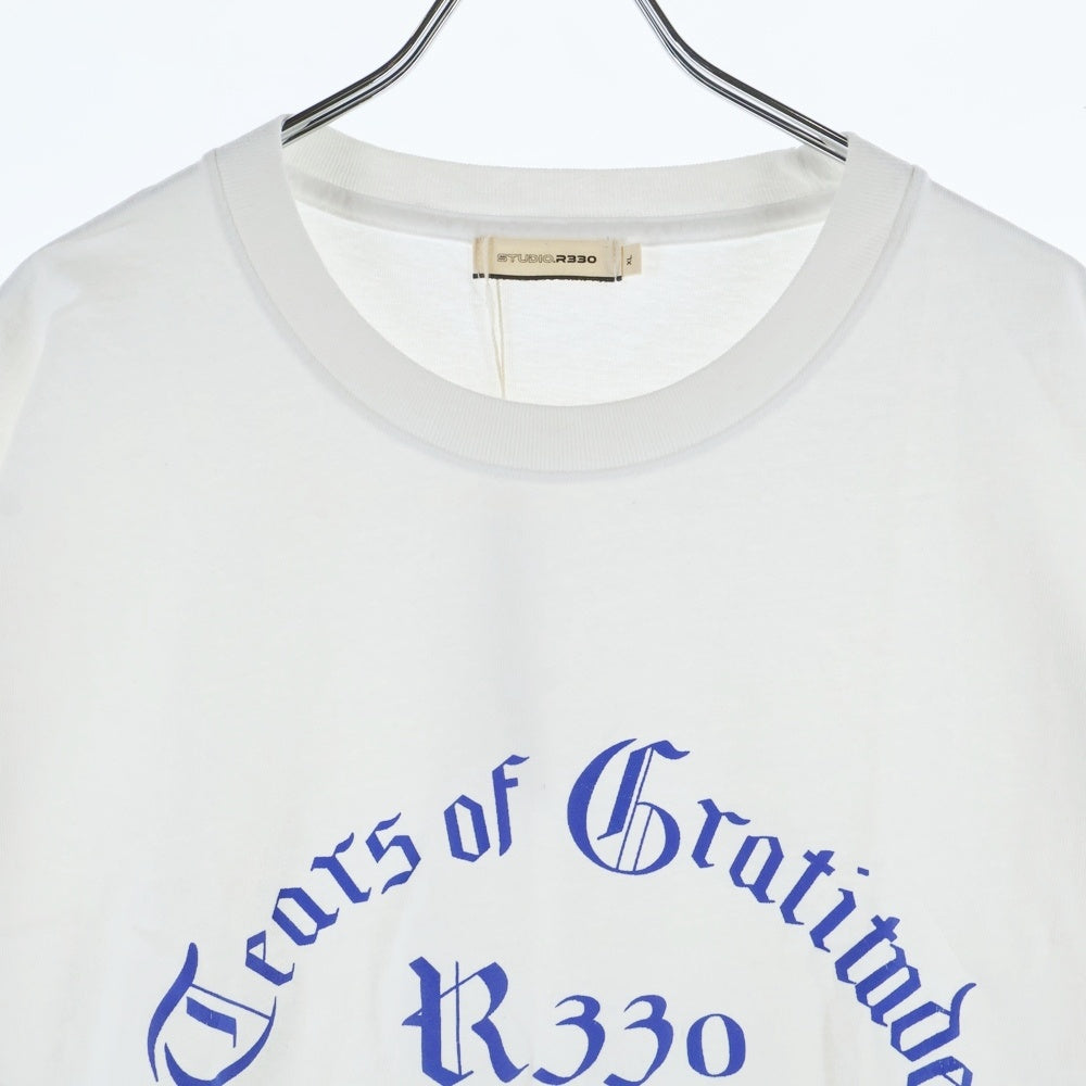 NO BRAND(ノーブランド) STUDIO R330(ステュディオ アール スリーサーティー)ロゴプリント クルーネック半袖Tシャツ ホワイト