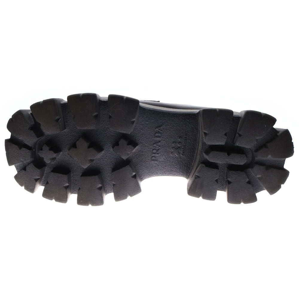 PRADA(プラダ) モノリス トライアングルロゴプレート ブラッシュド