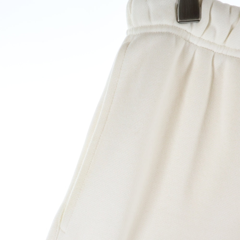 FEAR OF GOD ESSENTIALS(フィアオブゴッド エッセンシャルズ) ラバーロゴ スウェットパンツ ホワイト