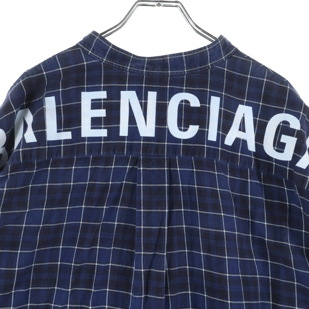 BALENCIAGA ボウタイ付き バックロゴ ニュースウィング チェックシャツ BALENCIAGA(バレンシアガ) バックロゴプリント チェック柄 ボウタイ