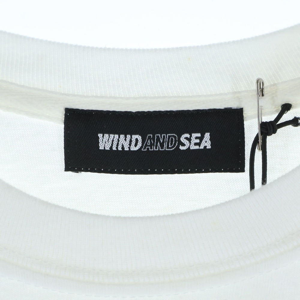 WIND AND SEA(ウィンダンシー) 22SS×YYHS 幽遊白書 キャラクターロゴプリント コットンクルーネック半袖Tシャツ ホワイト WDS-YYHS-08