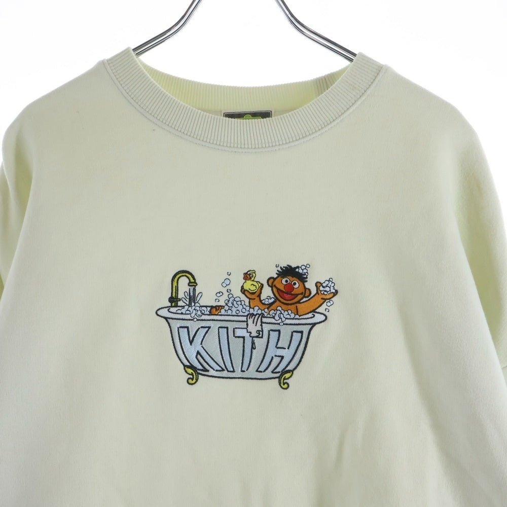 KITH(キス) Sesame Street Ernie Nelson Crewneck セサミストリート ロゴ刺繍クルーネックスウェットトレーナー アイボリー
