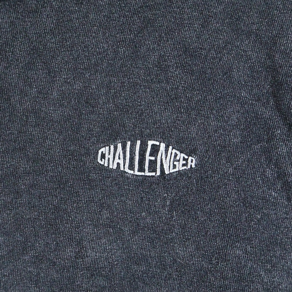 CHALLENGER(チャレンジャー) PIGMENT LOGO TEE ピグメント ロゴ刺繍 クルーネック半袖Tシャツ カットソー グレー