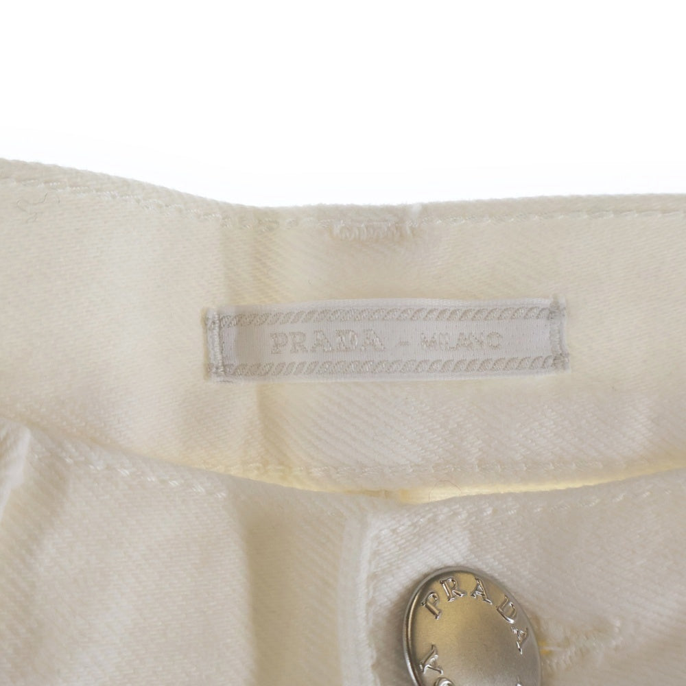 PRADA(プラダ) 21AW Cropped Tapered Jeans クロップドテーパードジーンズ デニムパンツ アンクルカット 5ポケット ボタンフライ トライアングルロゴプレート ホワイト GEP303