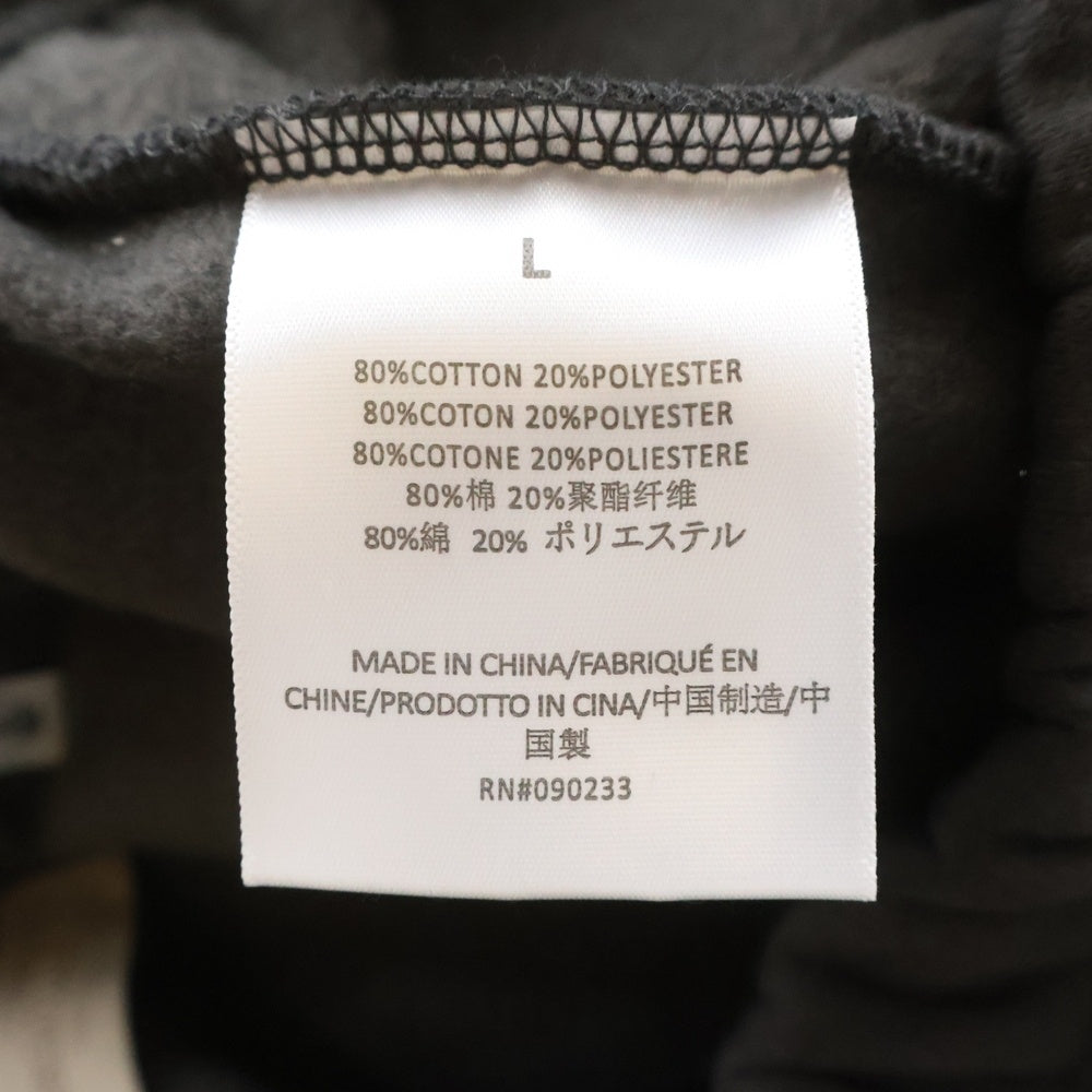 FEAR OF GOD ESSENTIALS(フィアオブゴッド エッセンシャルズ) SWEATPANTS 1977 フェルトロゴ スウェットパンツ グレー