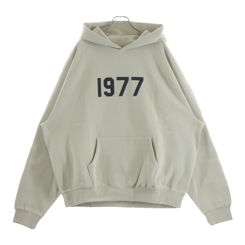 FEAR OF GOD ESSENTIALS(フィアオブゴッド エッセンシャルズ) HOODIE 1977 フェルトロゴ プルオーバースウェットパーカー フーディー ベージュ