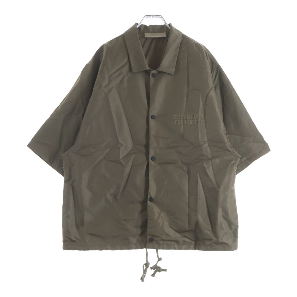 FEAR OF GOD ESSENTIALS(フィアオブゴッド エッセンシャルズ) NYLON S/S SHIRT フェルトロゴ ナイロン半袖シャツ ブラウン