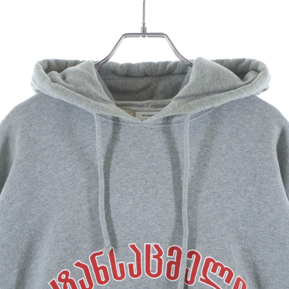 VETEMENTS(ヴェトモン) 19SS CARTOON HOODIE USS197010 カートゥーン フーディー フロント刺繍 プルオーバーパーカー グレー