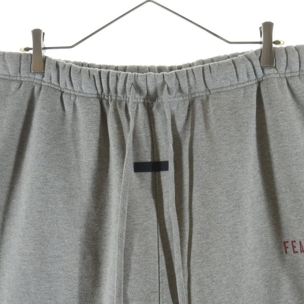 FEAR OF GOD ESSENTIALS(フィアオブゴッド エッセンシャルズ) 24AW STATE Logo Sweat pants ロゴ スエットパンツ グレー