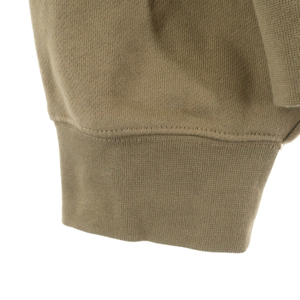 FEAR OF GOD ESSENTIALS(フィアオブゴッド エッセンシャルズ) SWEATSHIRT フェルトロゴ クルーネックスウェットトレーナー ブラウン
