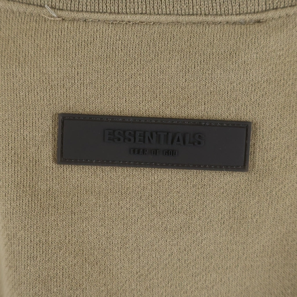 FEAR OF GOD ESSENTIALS(フィアオブゴッド エッセンシャルズ) SWEATSHIRT フェルトロゴ クルーネックスウェットトレーナー ブラウン