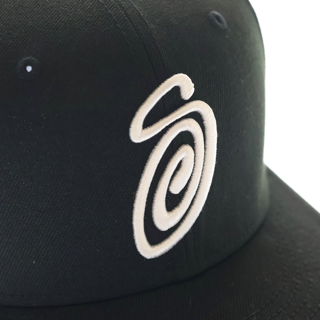 STUSSY(ステューシー) Curly S 59Fifty CAP カーリーロゴ刺繍 ベースボールキャップ 帽子 ブラック
