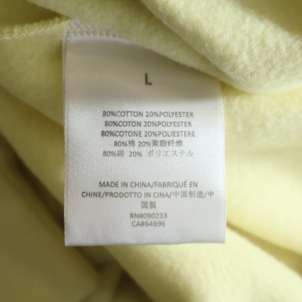 FEAR OF GOD ESSENTIALS(フィアオブゴッド エッセンシャルズ) SWEATSHIRT フェルトロゴ クルーネックスウェットトレーナー イエロー
