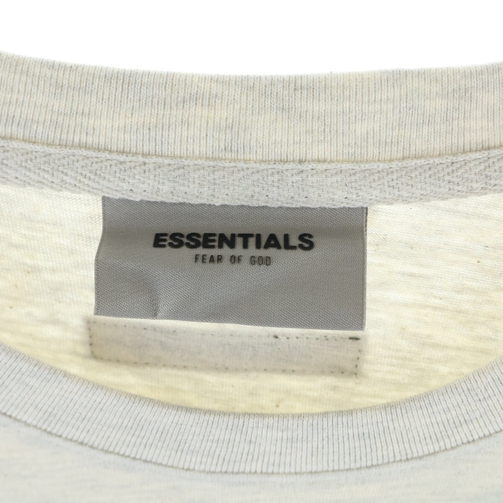 FEAR OF GOD ESSENTIALS(フィアオブゴッド エッセンシャルズ) S/S T-SHIRT バックラバーロゴ 半袖Tシャツ グレージュ