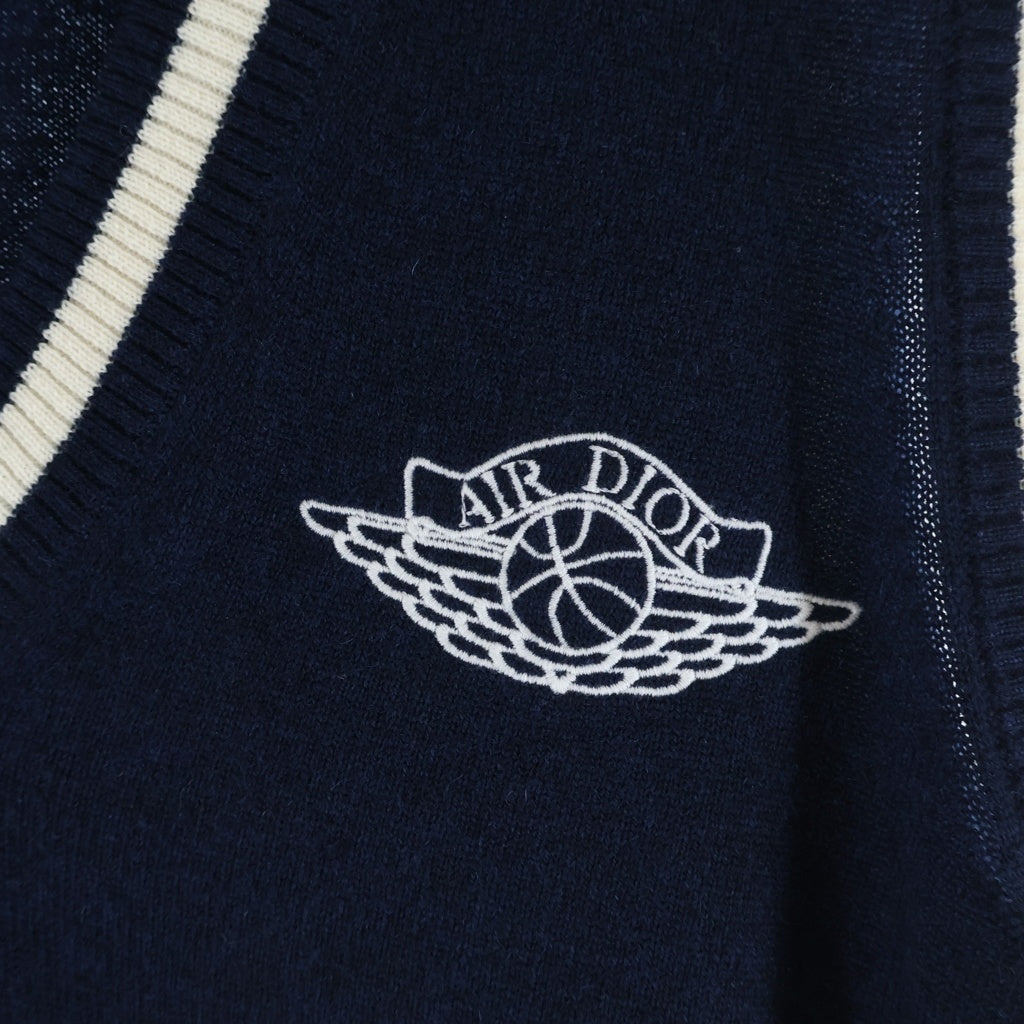 DIOR(ディオール) ×AIR JORDAN SLEEVELESS SWEATER 033M606AT143 ×エアジョーダン ロゴ刺繍 Vネック カシミヤニットベスト ネイビー