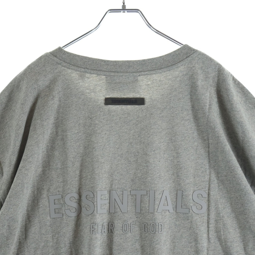 FEAR OF GOD ESSENTIALS(フィアオブゴッド エッセンシャルズ) S/S T-SHIRT ラバーロゴ 半袖Tシャツ グレー