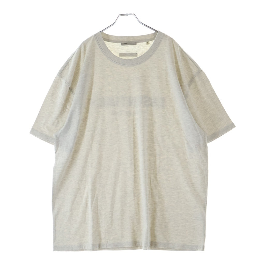 FEAR OF GOD ESSENTIALS(フィアオブゴッド エッセンシャルズ) S/S T-SHIRT バックラバーロゴ 半袖Tシャツ グレージュ