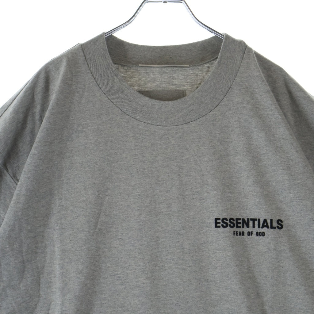 FEAR OF GOD ESSENTIALS(フィアオブゴッド エッセンシャルズ) S/S T-SHIRT フェルトロゴ 半袖Tシャツ グレー