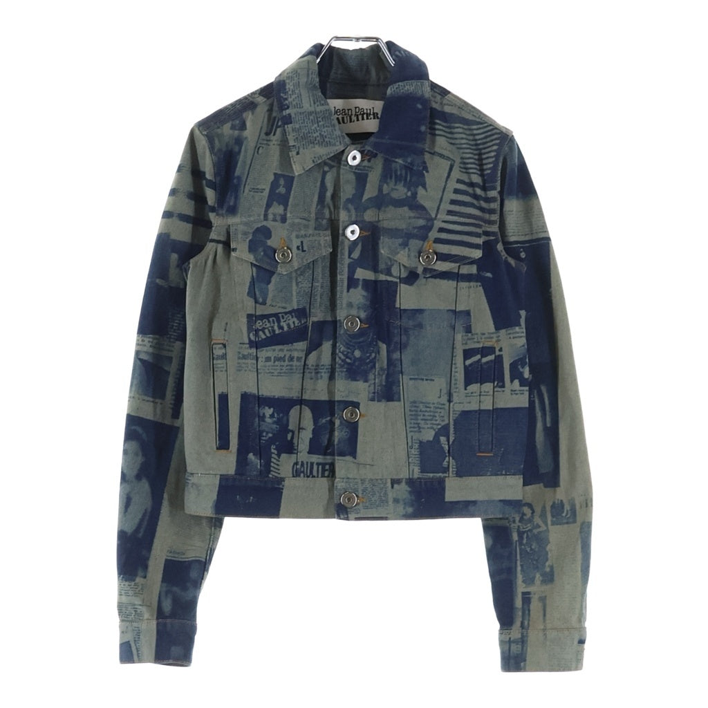 Jean Paul GAULTIER(ジャンポールゴルチエ) Fitted Newspaper Print Denim Jacket 26/01-W-JA033-D027 ニュースペーパー プリント クロップドデニムジャケット レディース インディゴ