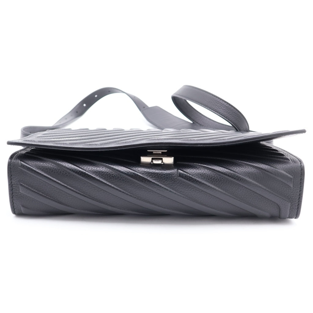 BALENCIAGA(バレンシアガ) CAR FLAP BAG W/STRAP カーフラップ レザーショルダーバッグ ブラック 679465 レディース