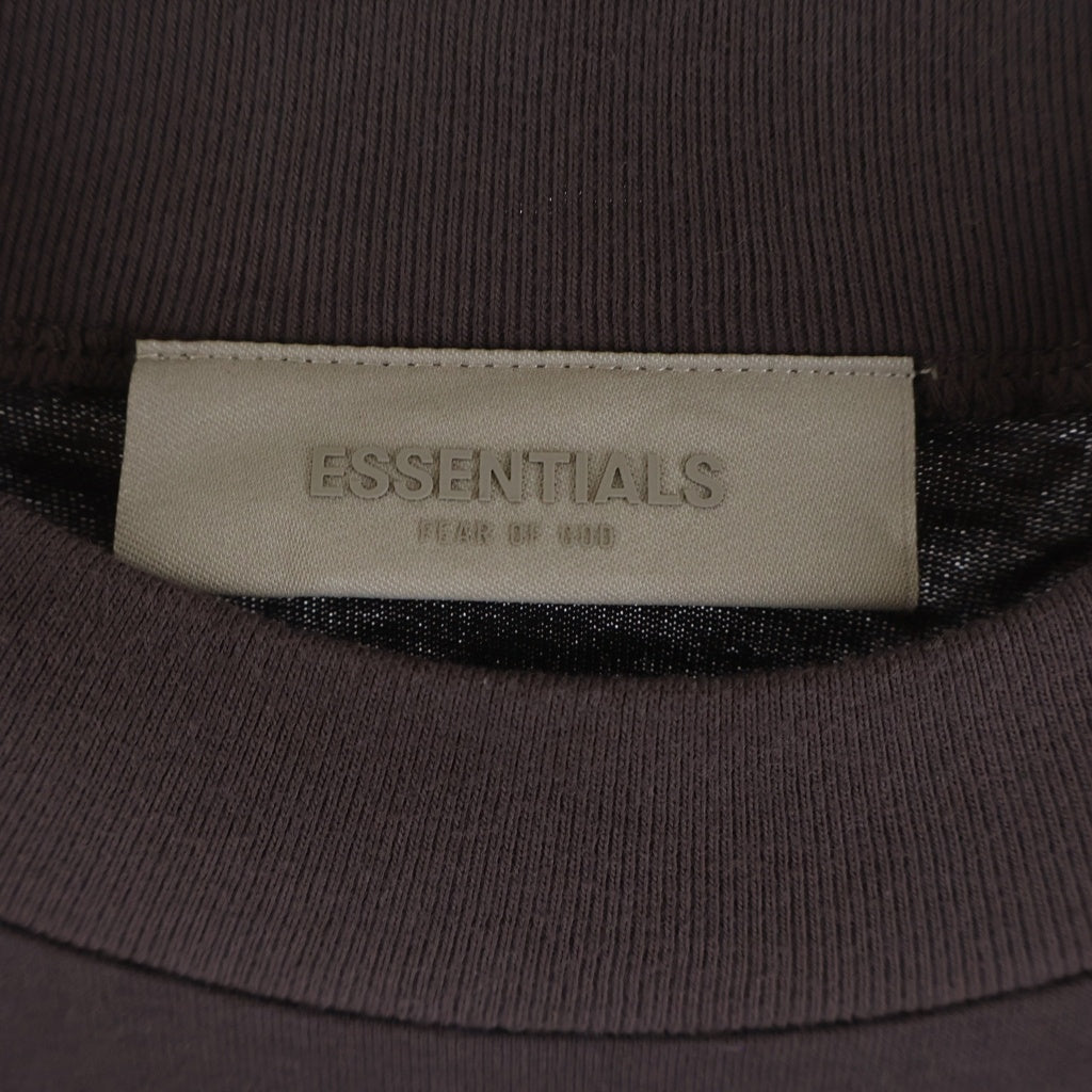FEAR OF GOD ESSENTIALS(フィアオブゴッド エッセンシャルズ) S/S T-SHIRT ラバーロゴ 半袖Tシャツ ブラウン