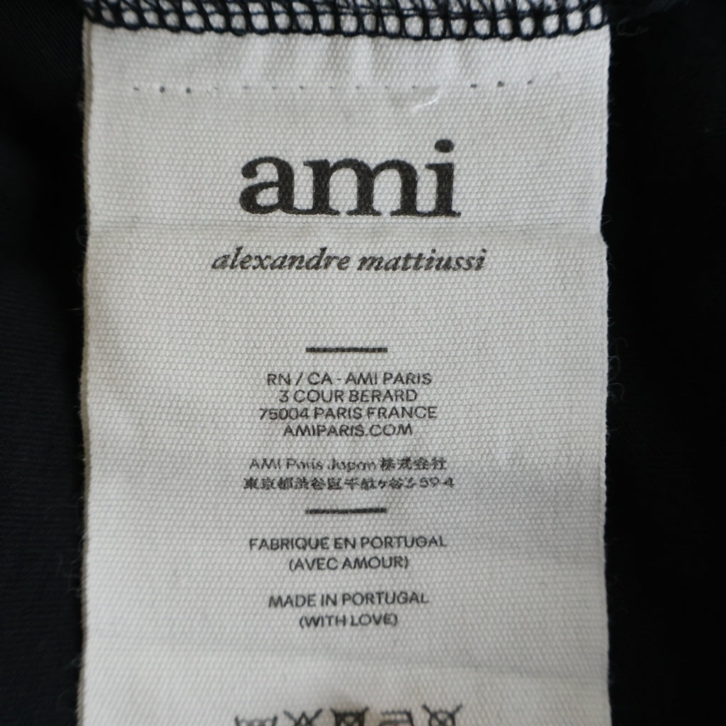 AMI Alexandre Mattiussi(アミアレクサンドルマテュッシ) S/S T-Shirt ハートロゴ刺繍 半袖Tシャツ ブラック BFFJ109.723