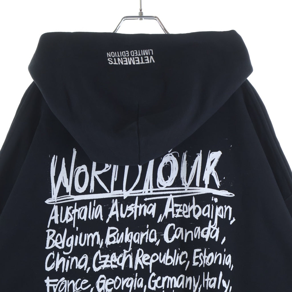 VETEMENTS(ヴェトモン) 21AW WORLD TOUR LOGO HOODIE ワールドツアーロゴフーディ バックプリントスウェットプルオーバーパーカー ブラック UA52TR910W