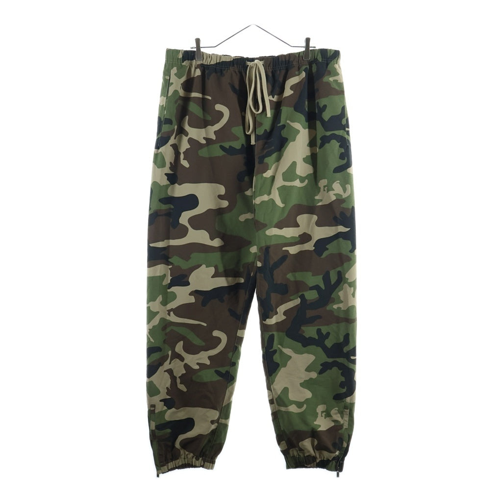 FEAR OF GOD ESSENTIALS(フィアオブゴッド エッセンシャルズ) ラバーロゴ 迷彩 ドローストリング カーゴパンツ カモ