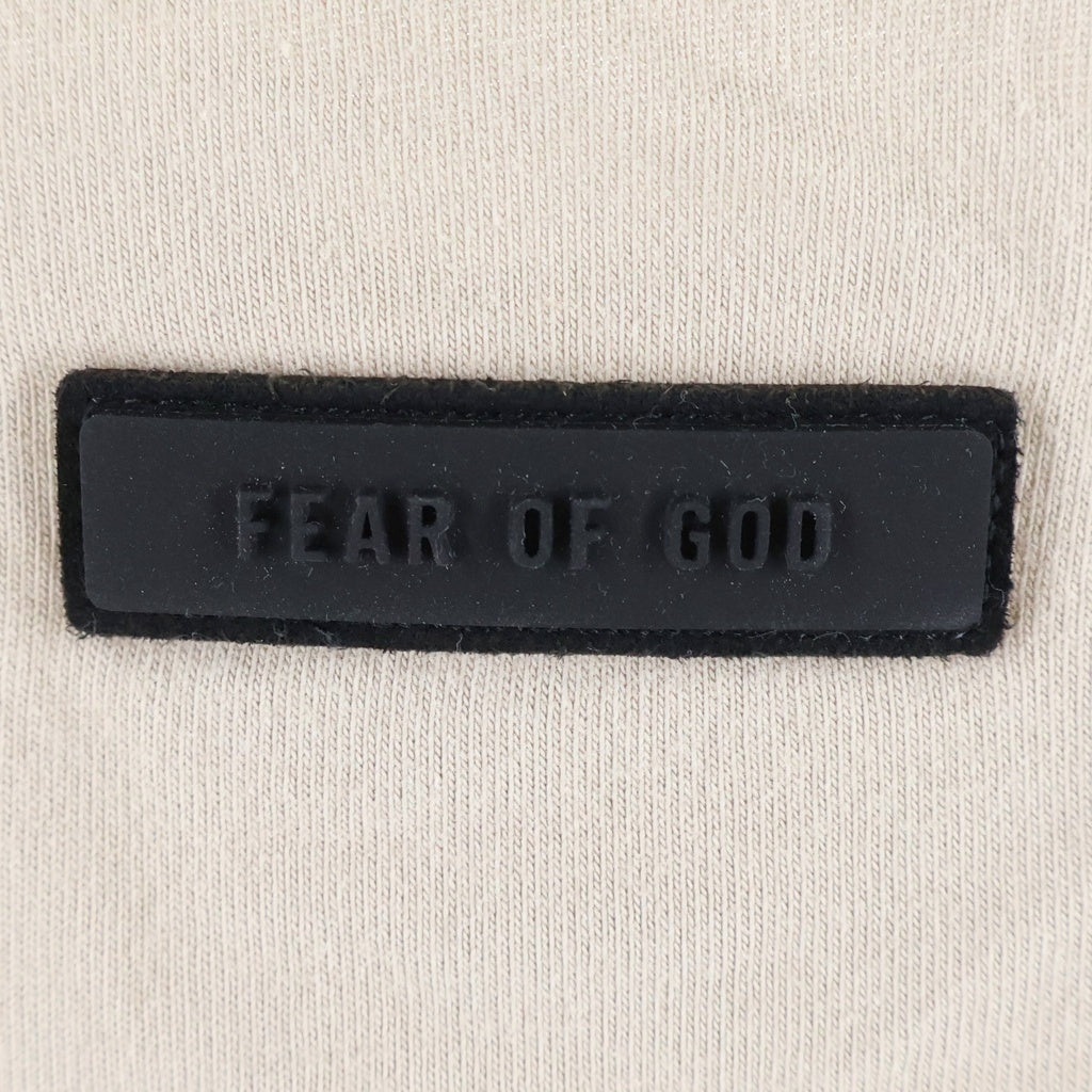 FEAR OF GOD ESSENTIALS(フィアオブゴッド エッセンシャルズ) L/S T-SHIRT ラバーロゴ 長袖Tシャツ ロンT ベージュ