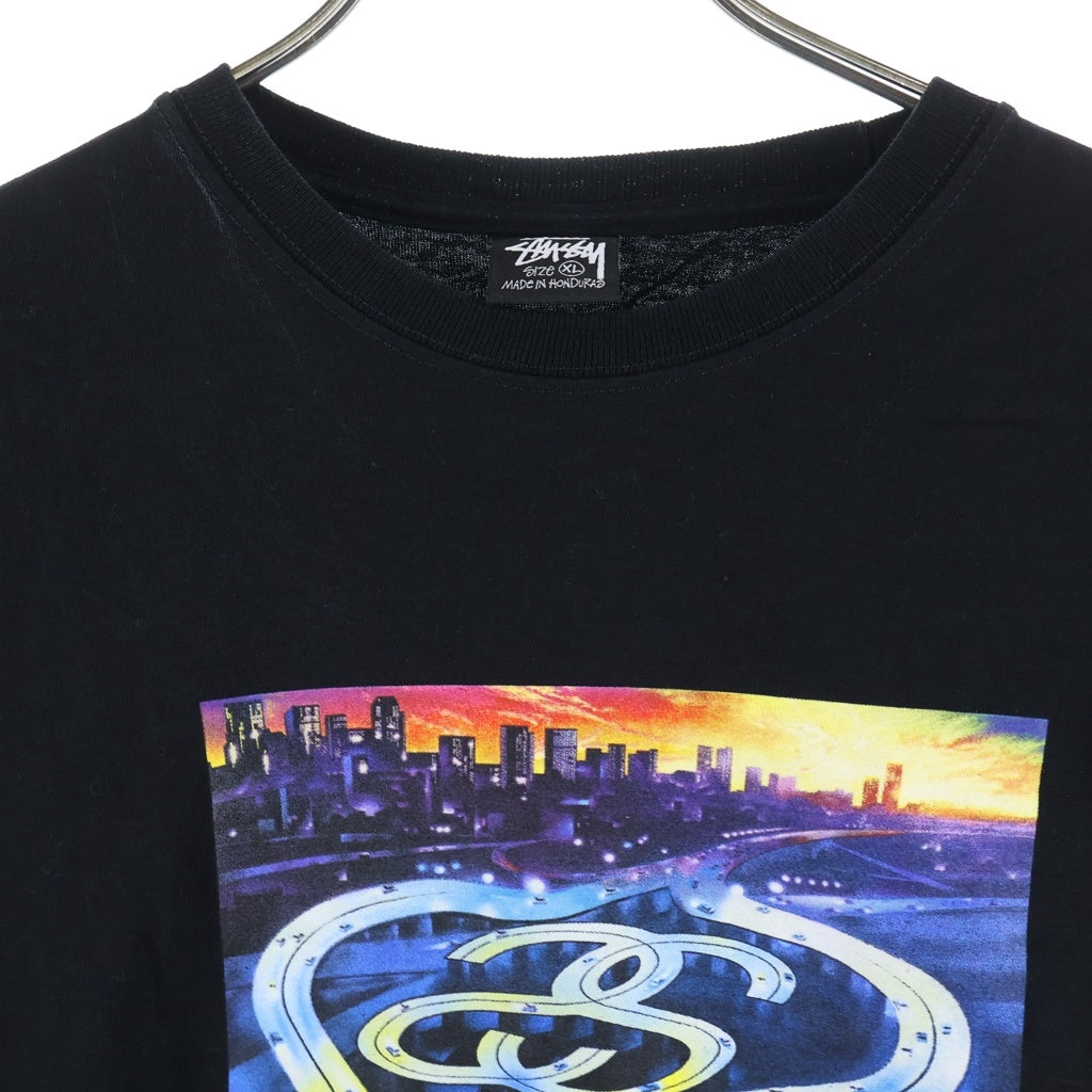 STUSSY(ステューシー) HIGHWAY TEE ハイウェイ グラフィックプリント 半袖カットソー Tシャツ ブラック