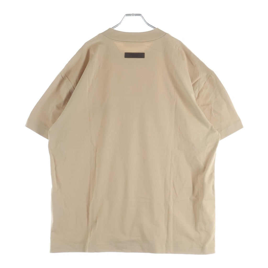FEAR OF GOD ESSENTIALS(フィアオブゴッド エッセンシャルズ) S/S T-SHIRT ラバーロゴ 半袖Tシャツ ベージュ