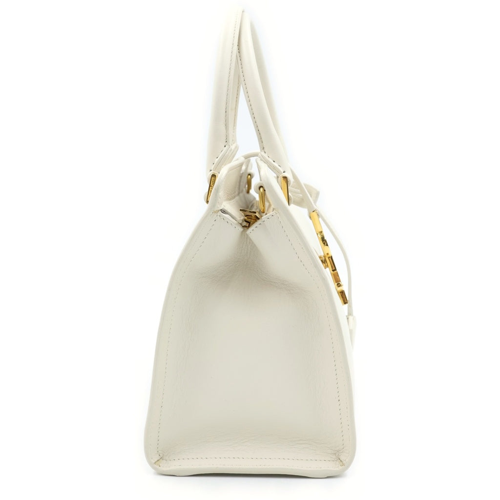 SAINT LAURENT PARIS(サンローランパリ) Baby Cabas ベイビーカバス カサンドラ レザーハンドバッグ ショルダーバッグ ホワイト 400914 レディース