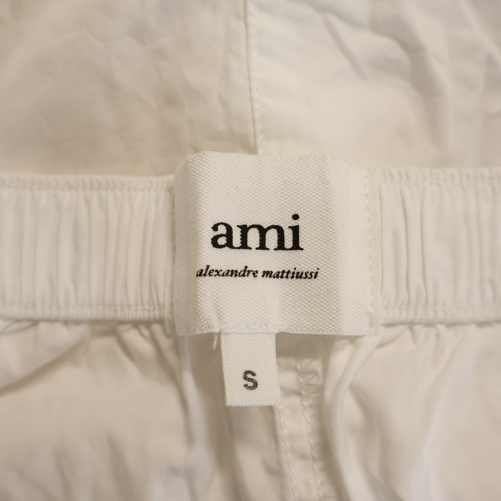 AMI Alexandre Mattiussi(アミアレクサンドルマテュッシ) Short Pants ハートロゴ刺繍 ハーフパンツ ショーツ ホワイト HUN001.482