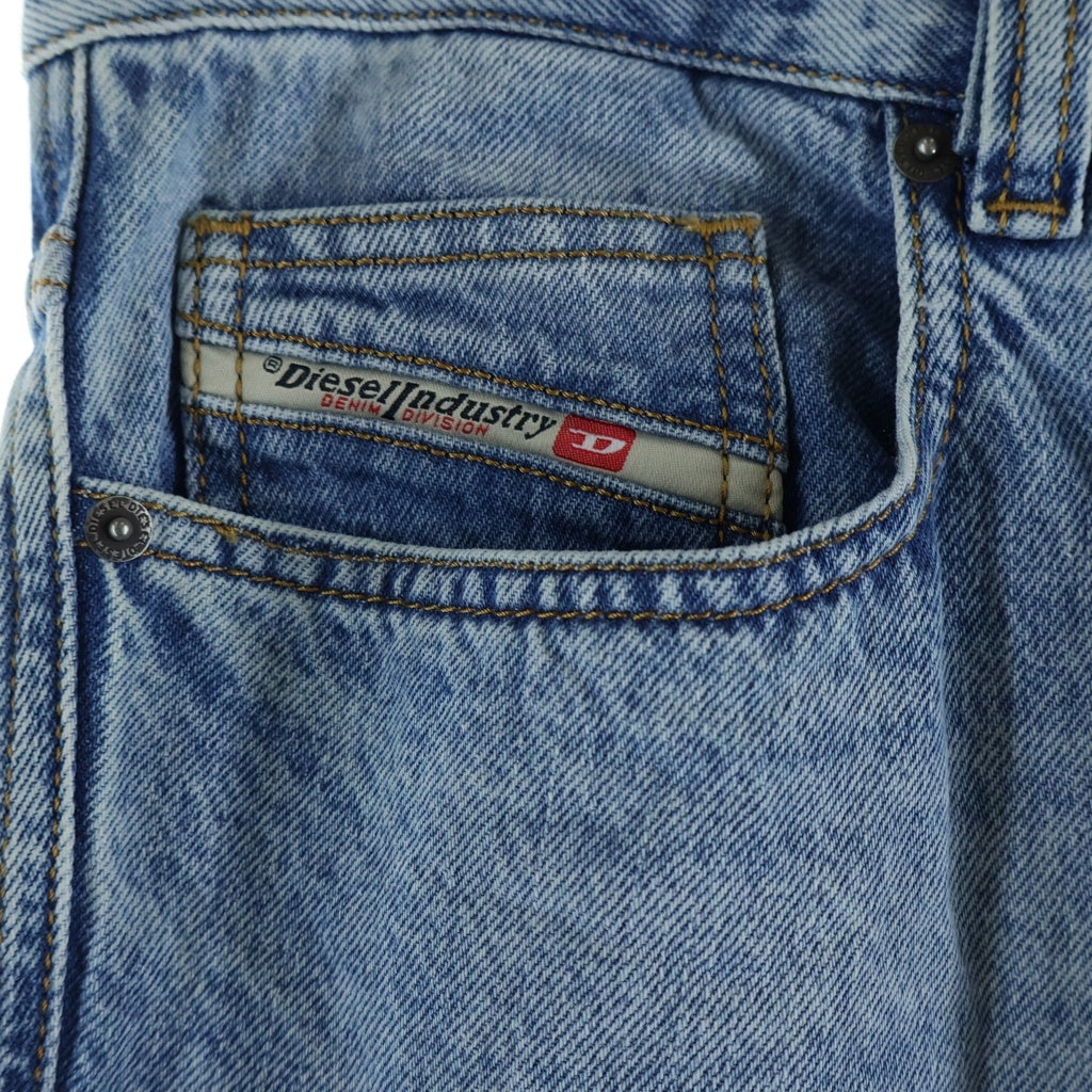 DIESEL(ディーゼル) 2001 D-MACRO リラックスストレートジーンズ デニムパンツ インディゴブルー 09I29