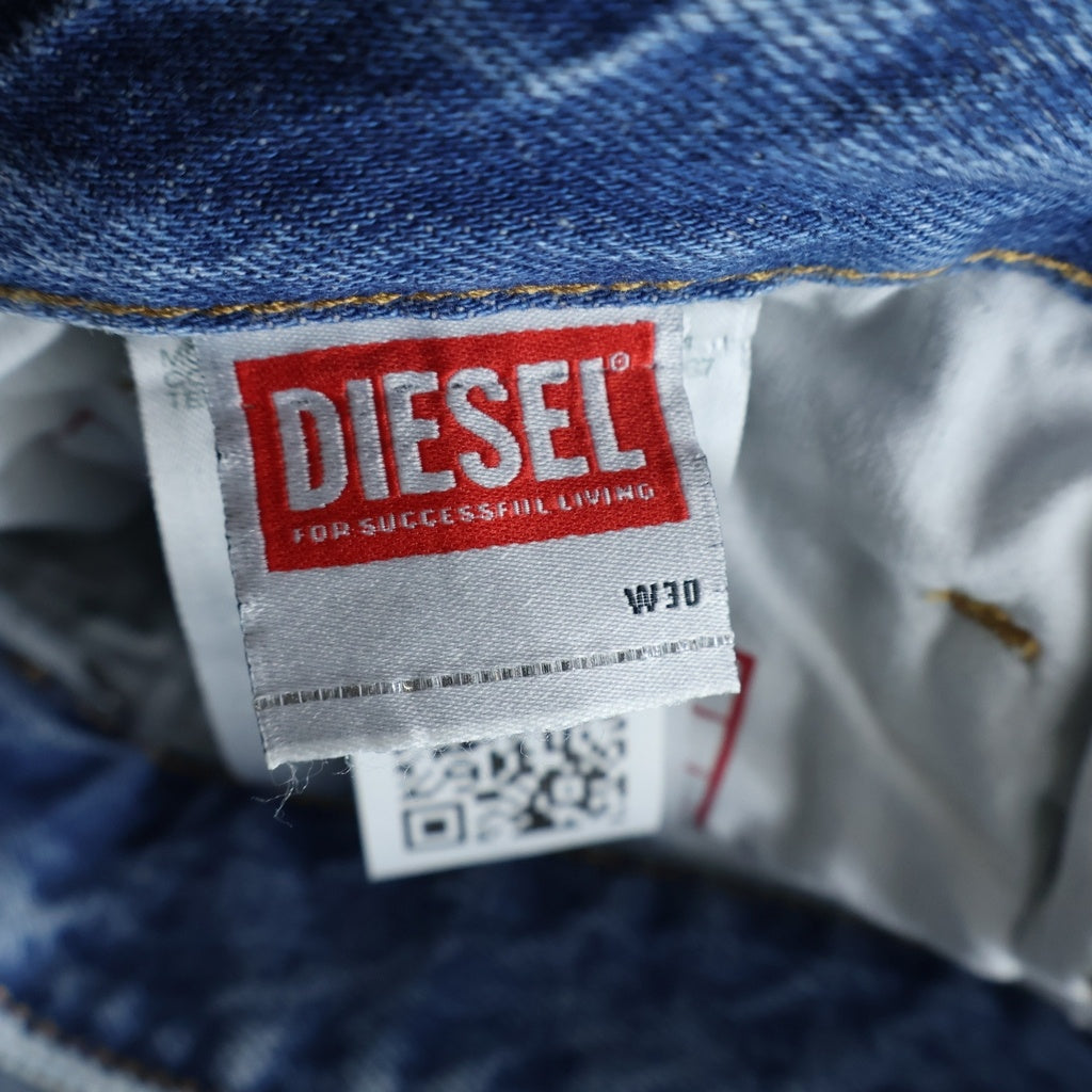 DIESEL(ディーゼル) 2001 D-MACRO リラックスストレートジーンズ デニムパンツ インディゴブルー 09I29