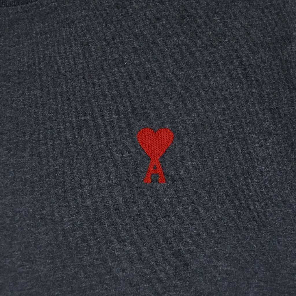 AMI Alexandre Mattiussi(アミアレクサンドルマテュッシ) T-Shirt ハートロゴ刺繍 半袖Tシャツ グレー H20HJ108.723