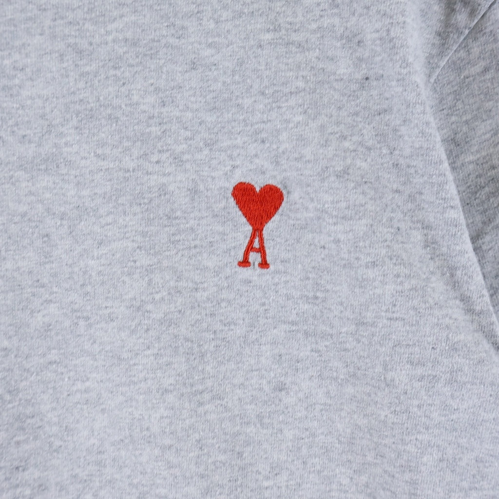 AMI Alexandre Mattiussi(アミアレクサンドルマテュッシ) T-Shirt ハートロゴ刺繍 半袖Tシャツ グレー H18J106.720