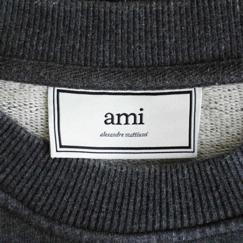 AMI Alexandre Mattiussi(アミアレクサンドルマテュッシ) Sweatshirt ハートロゴ刺繍 クルーネックスウェットトレーナー グレー H20HJ007.730