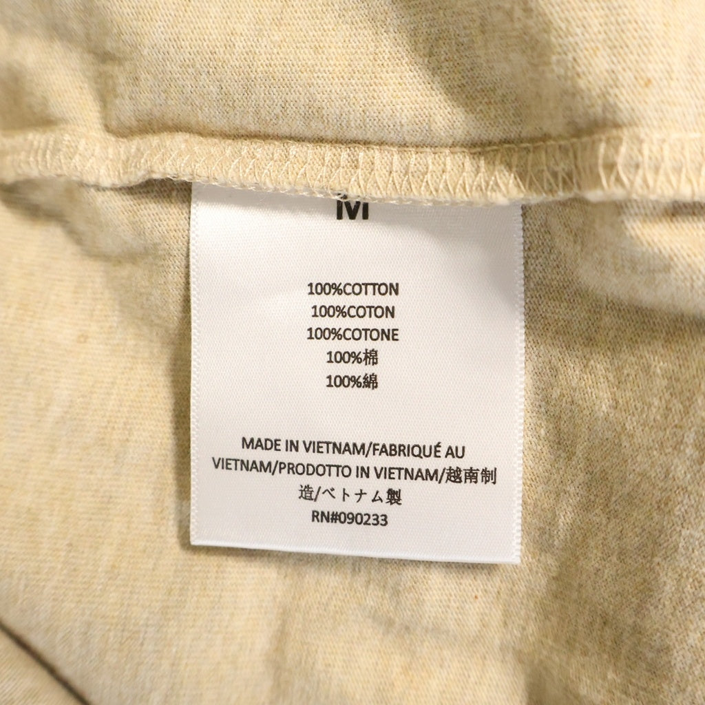 FEAR OF GOD ESSENTIALS(フィアオブゴッド エッセンシャルズ) S/S T-SHIRT ラバーロゴ 半袖Tシャツ ベージュ
