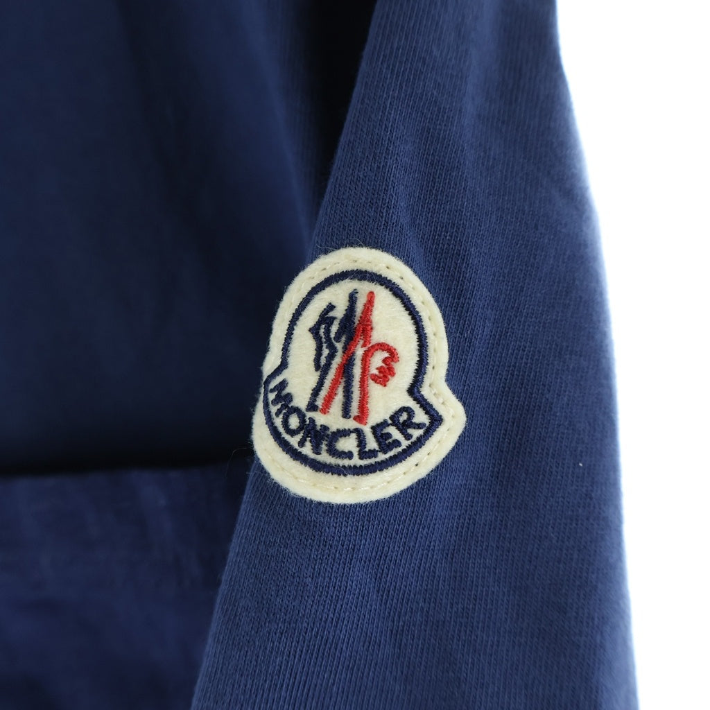 MONCLER(モンクレール) 25SS ロゴパッチ リベット ポケットデザイン クルーネック コットン 半袖Tシャツ ネイビー K10918C00039 89AKK
