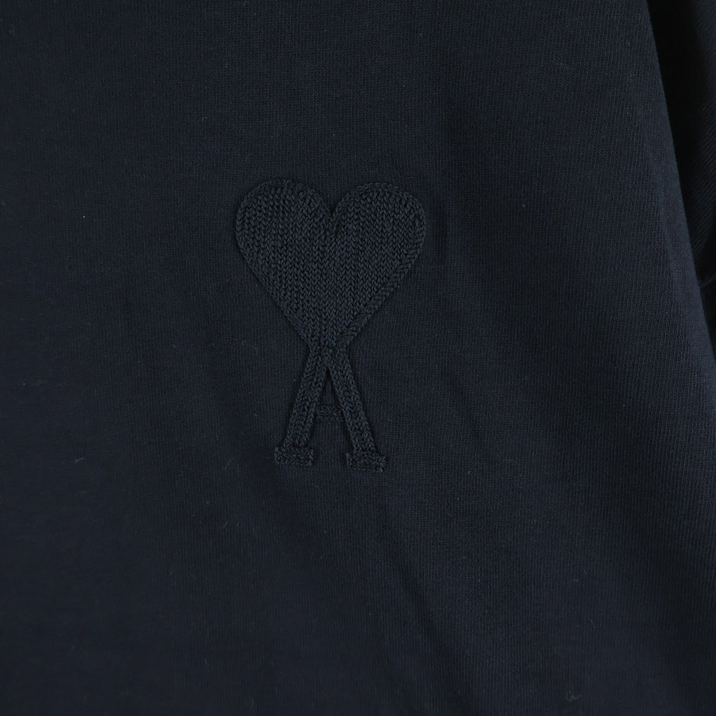 AMI Alexandre Mattiussi(アミアレクサンドルマテュッシ) T-Shirt ロゴ刺繍 半袖Tシャツ ブラック A21FJ128.726