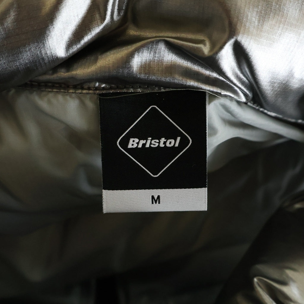F.C.R.B./F.C.Real Bristol/FCRB(エフシーアールビー/エフシーレアルブリストル) 24AW DOWN VEST ロゴワッペン ジップアップ ナイロン ダウンベスト シルバー FCRB-242026