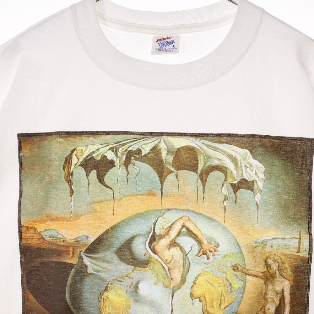 VINTAGE(ヴィンテージ) 90-00S Salvador Dali 新人類の誕生を見つめる地政学の子供 アートプリント 半袖Tシャツ ホワイト