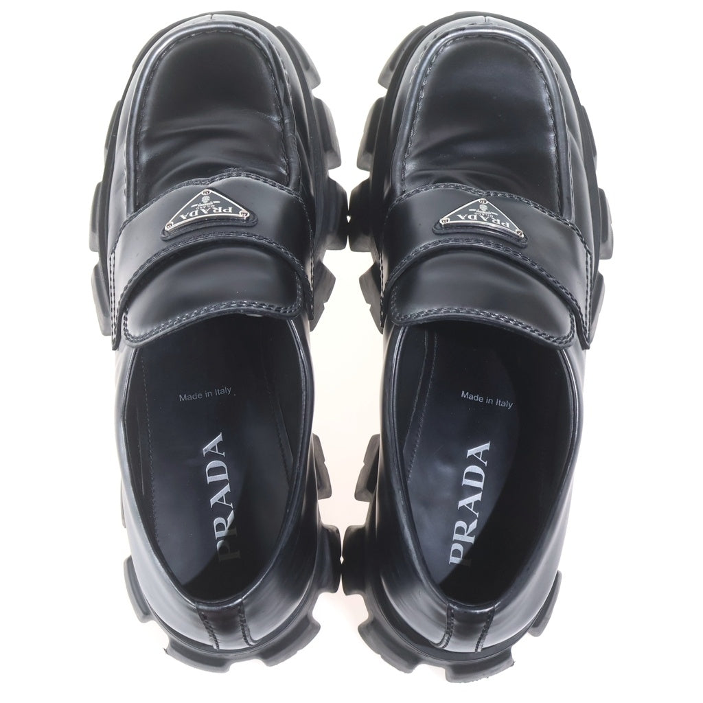 PRADA(プラダ) モノリス ブラッシュドレザー トライアングルロゴ ローファー ローカットシューズ ブラック 2DE129